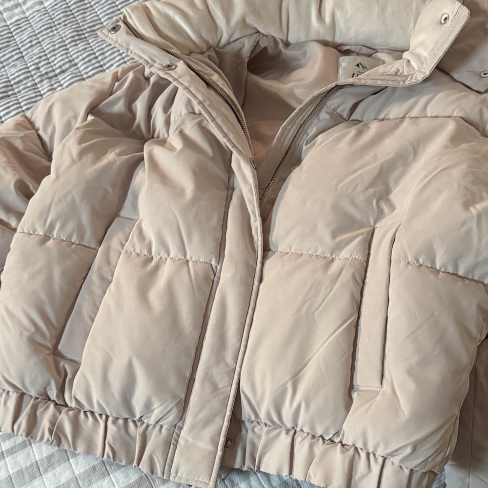 Abercrombie & Fitch Women's Beige Puffer Jacket - Picture 12 of 15